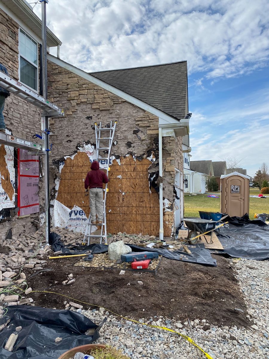 Stucco Remedation being completed on a home in Delaware by L&L Services.