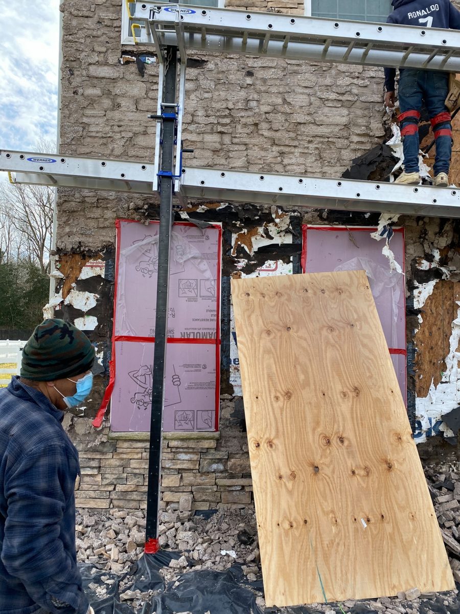Stucco Remedation being completed on a home in Delaware by L&L Services.