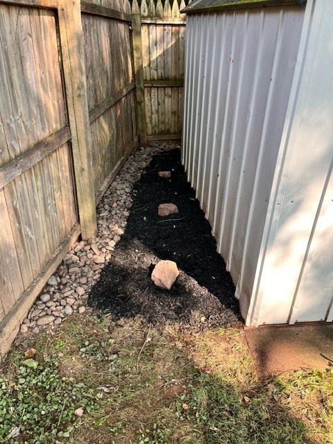 border garden around shed