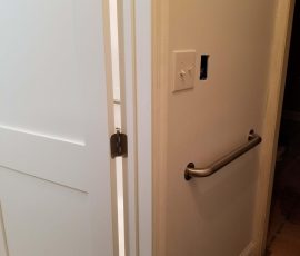 stability handlebar in the bathroom